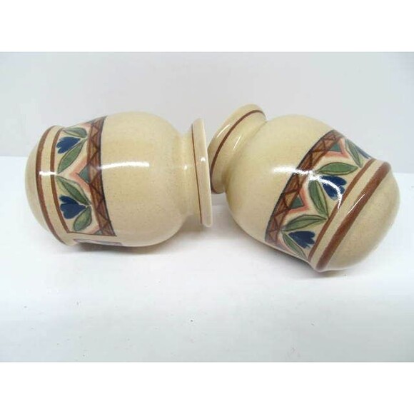 Mikasa Potters Touch Sausalito Salt and Pepper Shaker - Picture 10 of 10